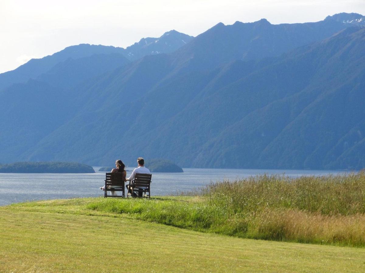 Fiordland Lodge Te Anau Bagian luar foto